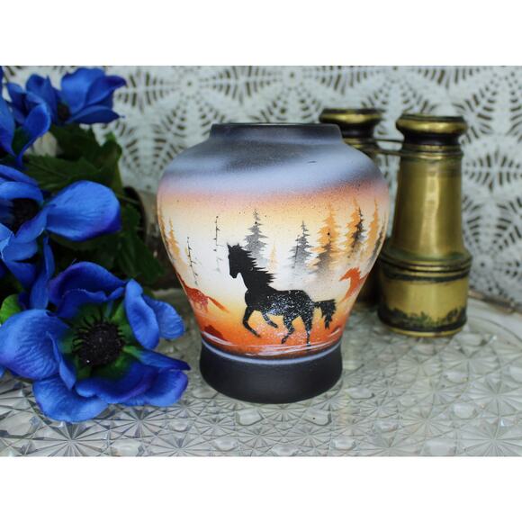 Signed Cedar Mesa Pottery Wild Horses Pottery - Picture 1 of 6